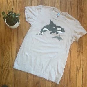 T-shirt with orca/penguin screen print
